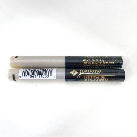 Silver Eye Shadow - Picture 1 of 1